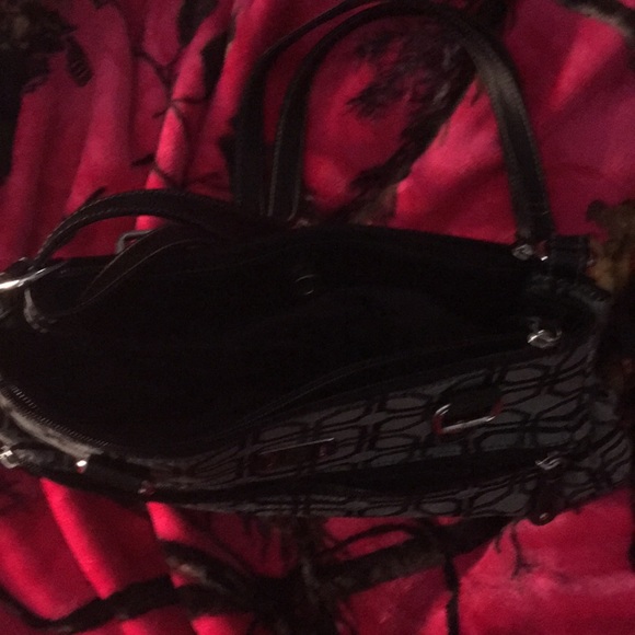 Black handbag - Picture 2 of 3